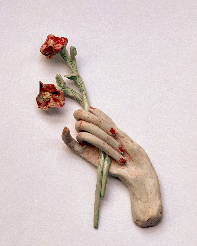 Las Piezas. Trajo flores cuando nadie las pedía